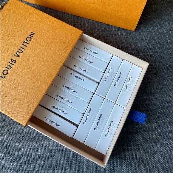 SOLD❌❌Authentic Brand New LV Perfume Lot - 14pcs - 2ML's❤️ - Picture 3 of 9